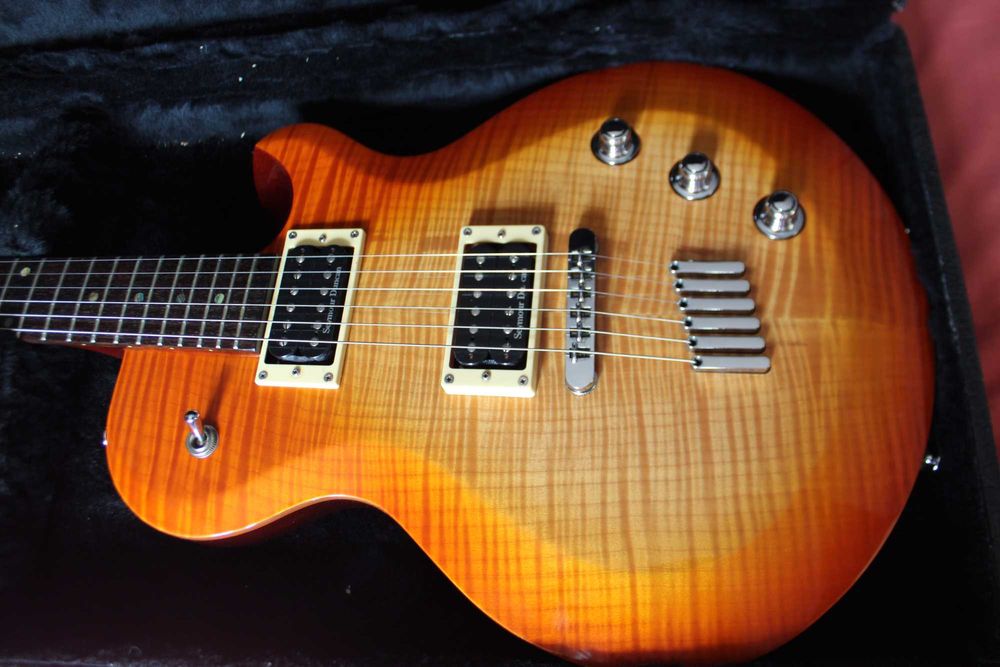 YAMAHA AES620 Single Cut c/ case