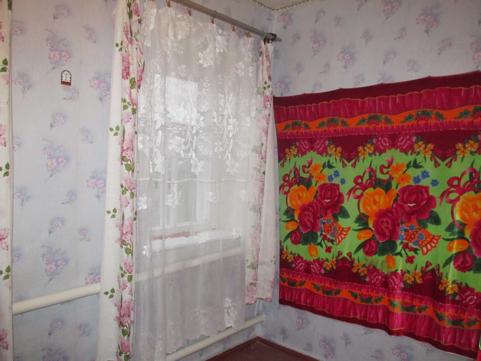 Продам газифікований будинок по вул. Кармелюка, р-н 8 школи