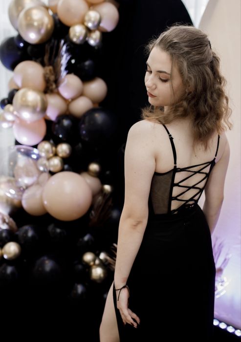 Гарна святкова корсетна сукня