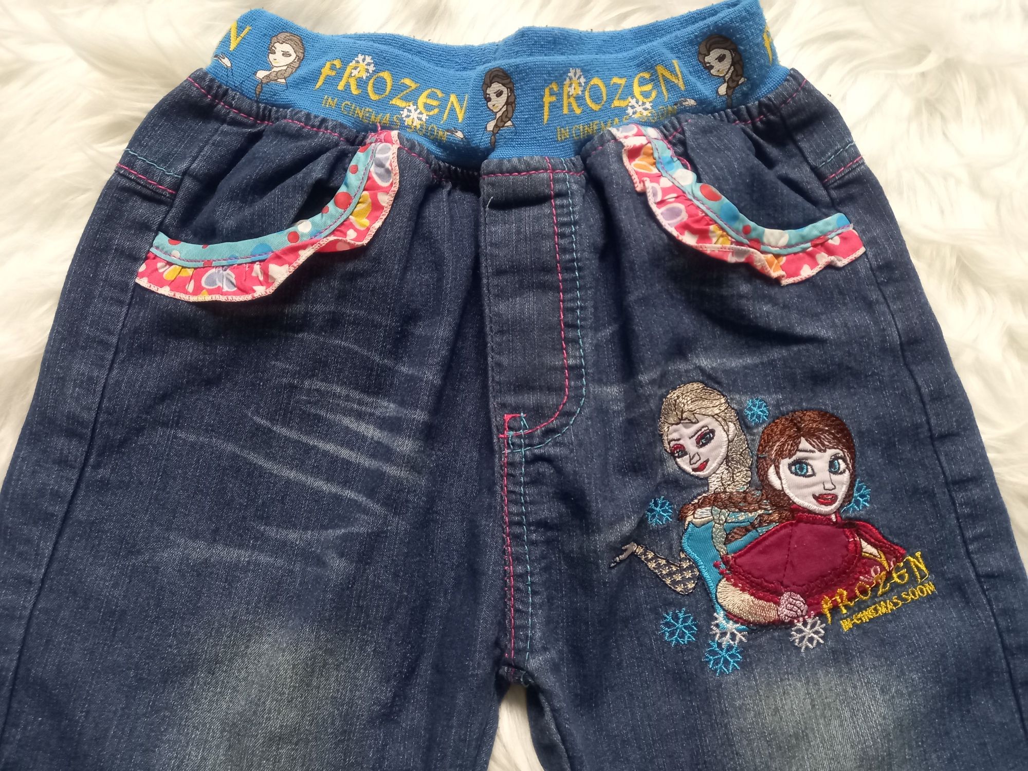 Krótkie spodenki Elza Frozen Kraina Lodu roz 130 cm jeans cienki 8-9 l