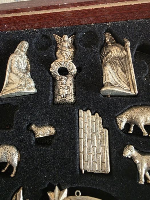 Mini presépio em metal