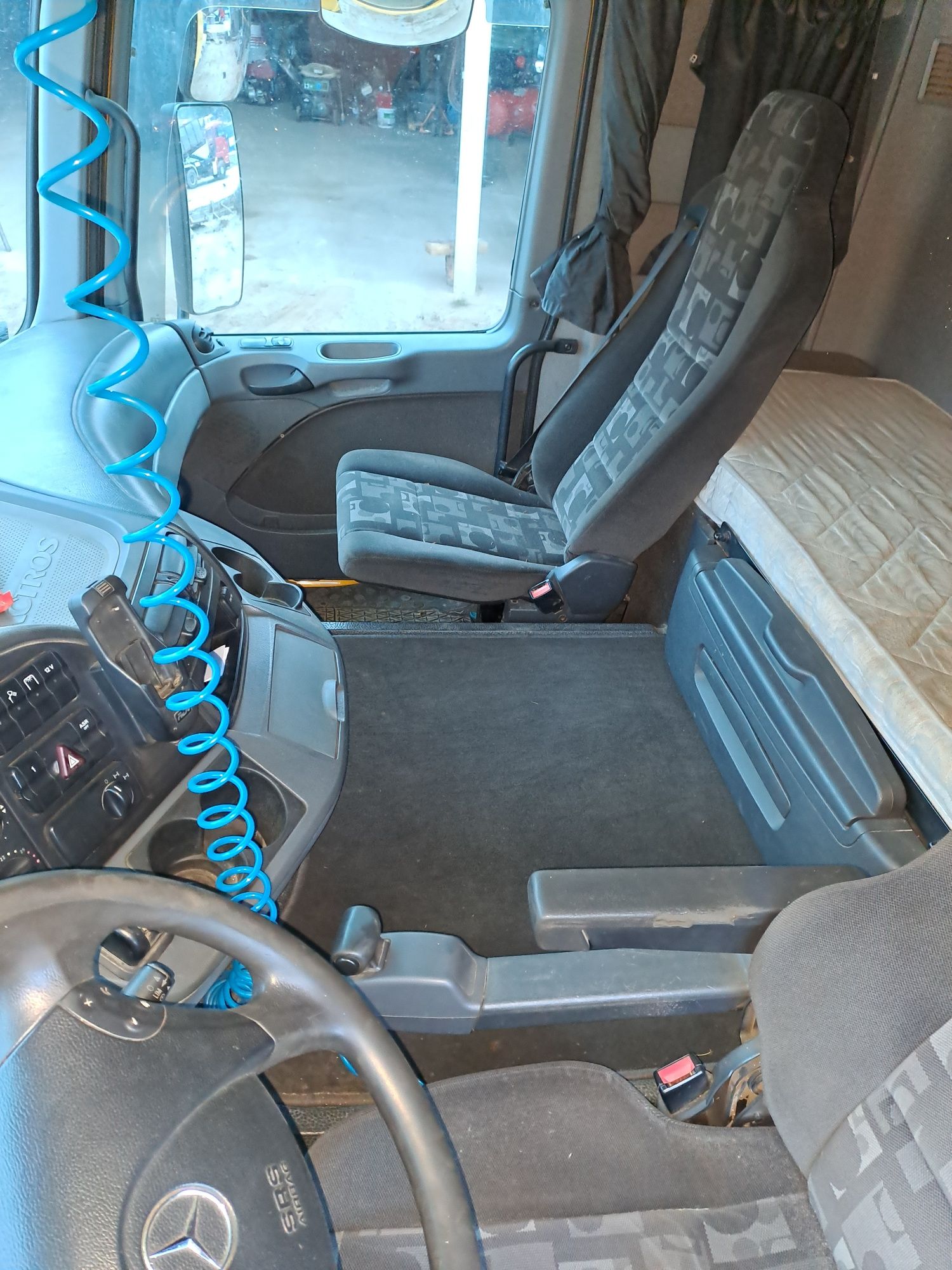 Mercedes Actros hakowiec