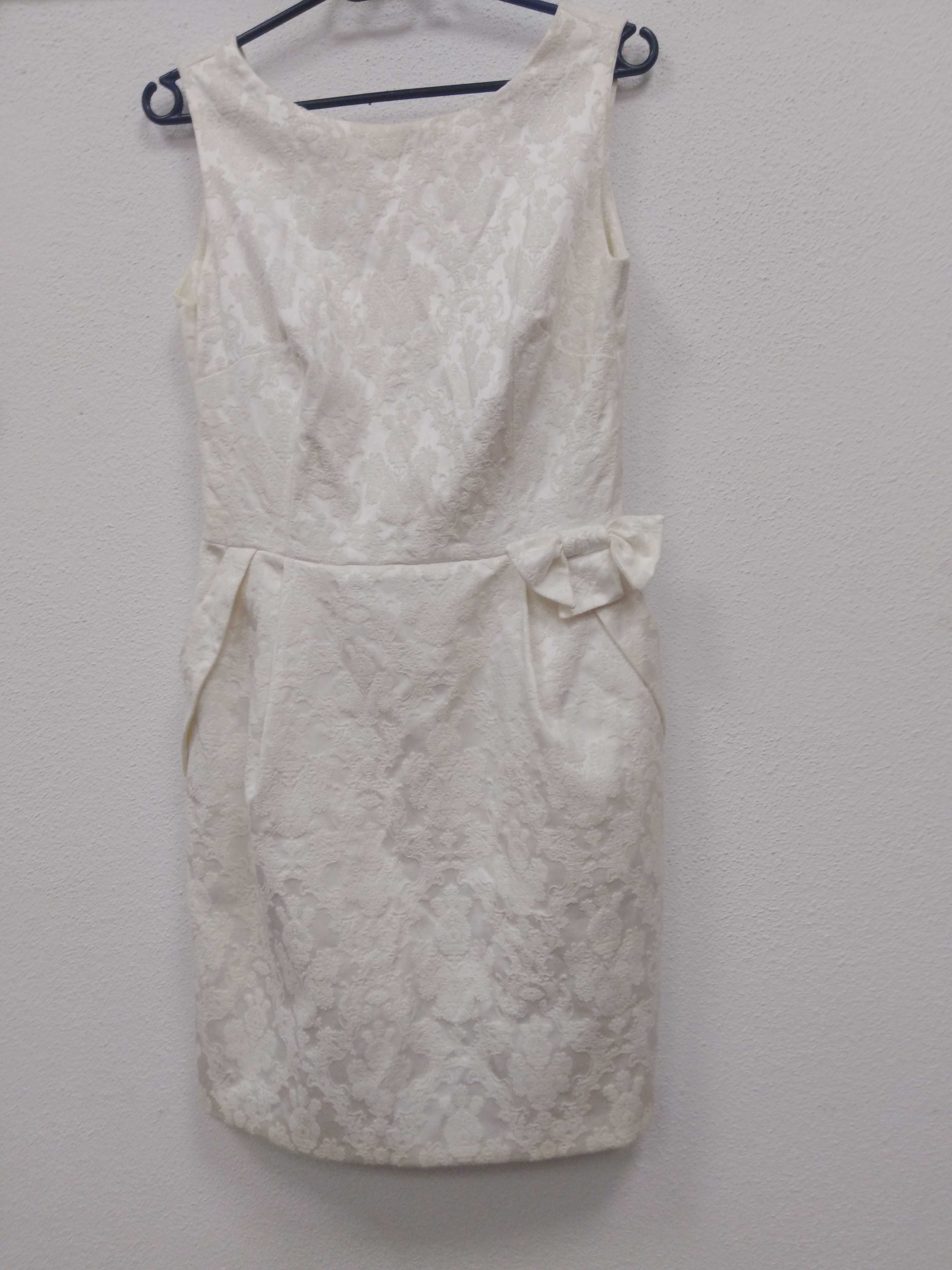 Sukienka,, biała