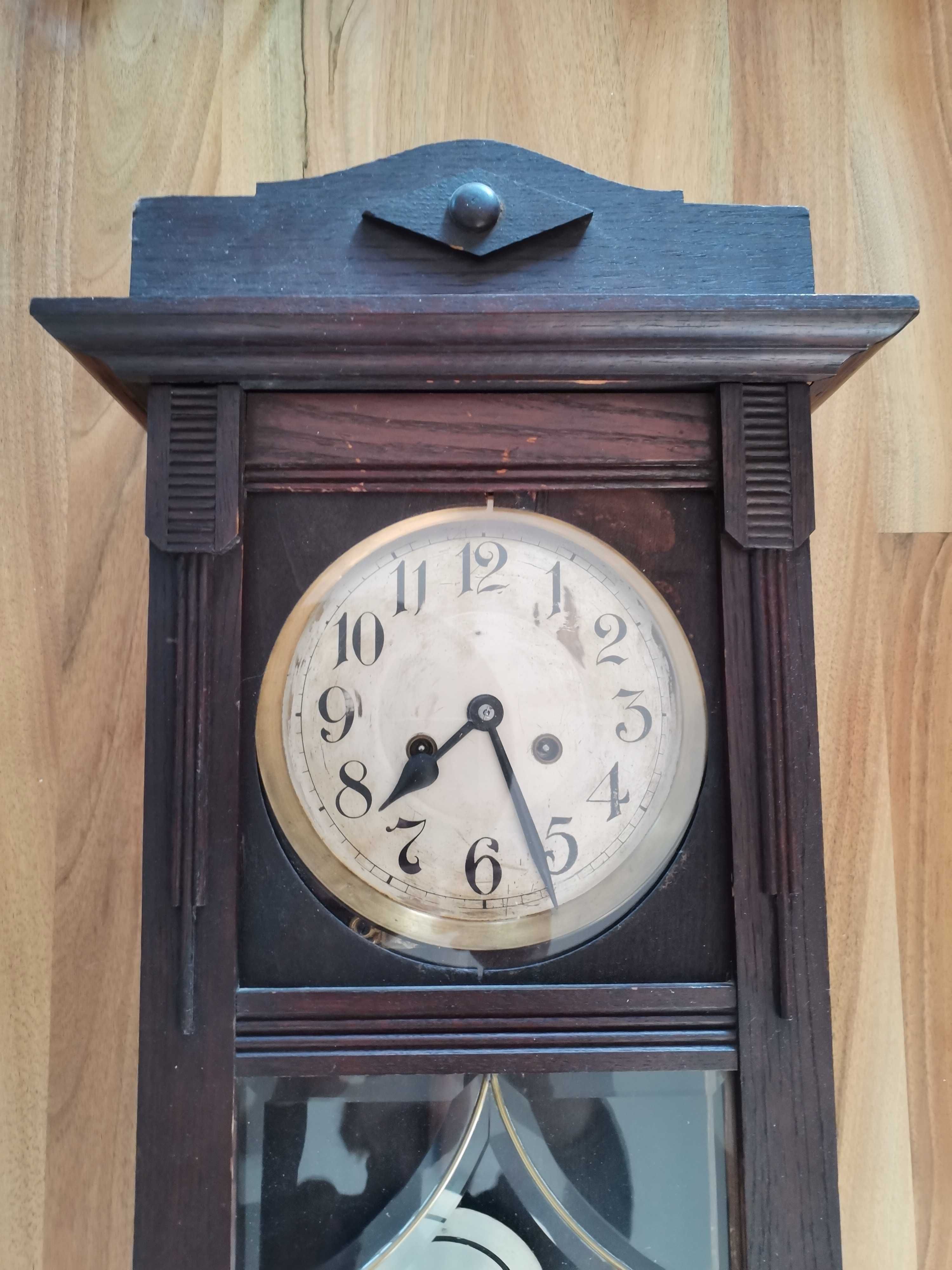Stary drewniany bijący zegar, z wahadłem,wysokość 78 cm