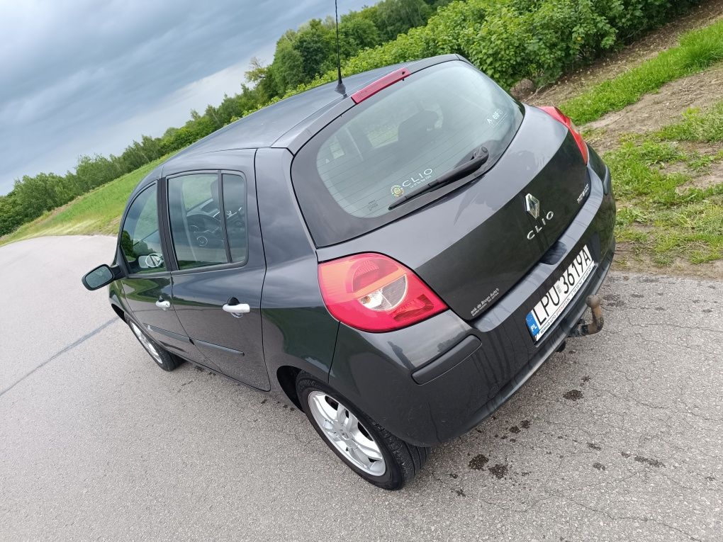 Renault Clio klima dwa kpl opon zarejestrowany hak