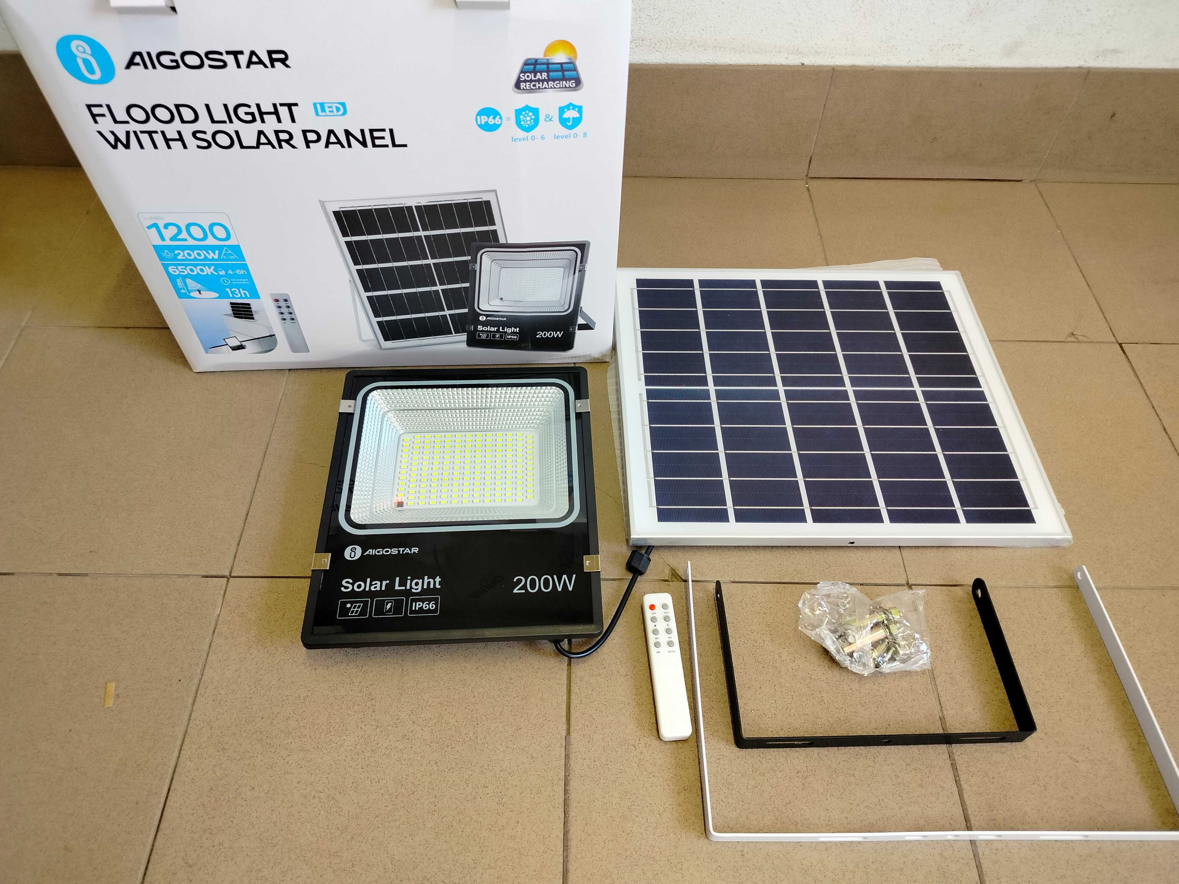 Halogen solarny LED z panelem słonecznym Aigostar 200W