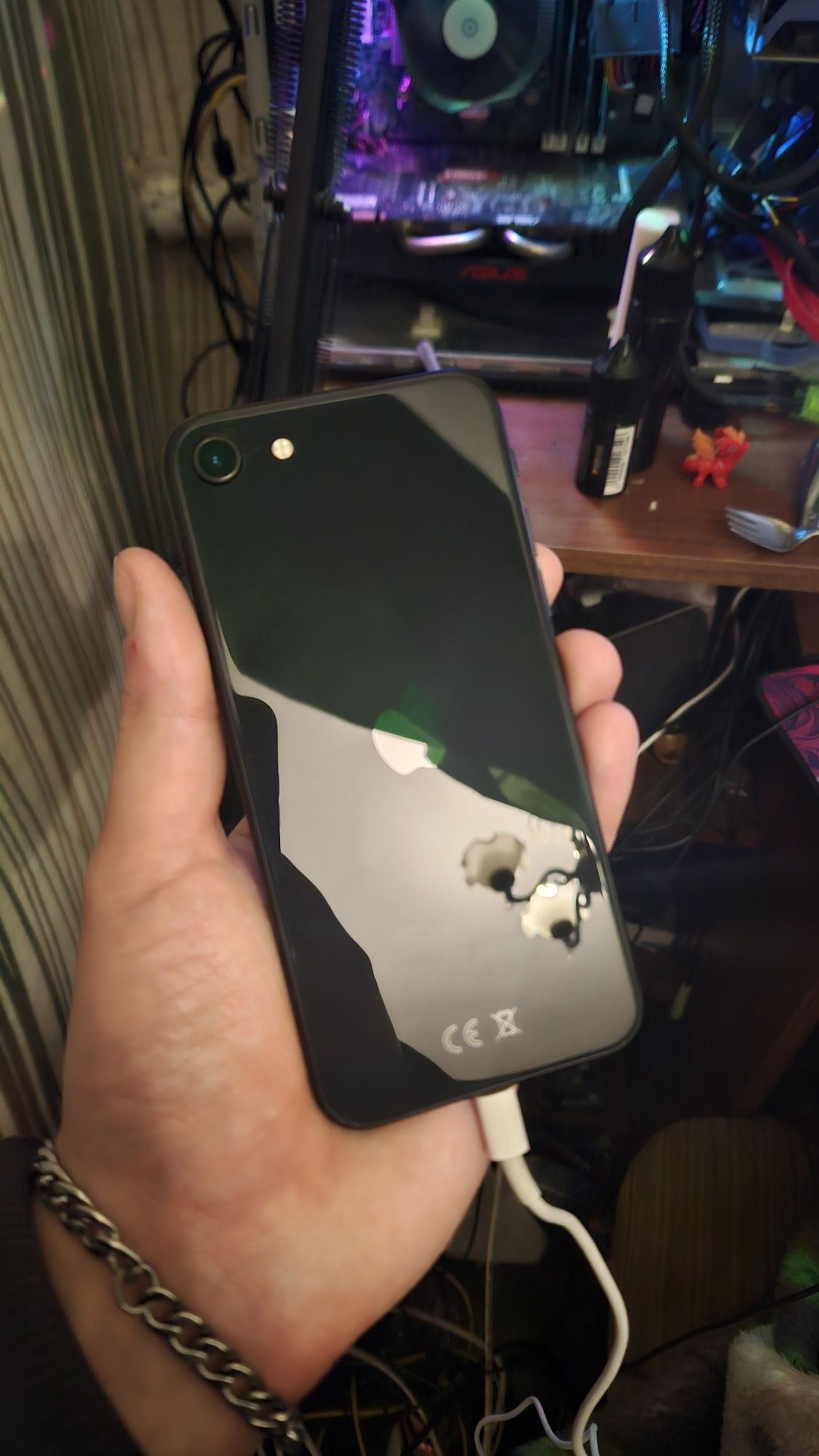 IPhone SE 2gen 96% заряд,