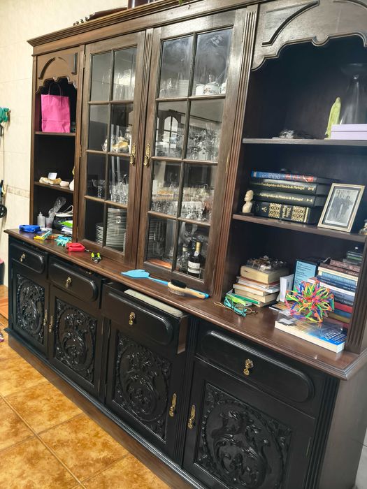 Móvel louceiro antigo