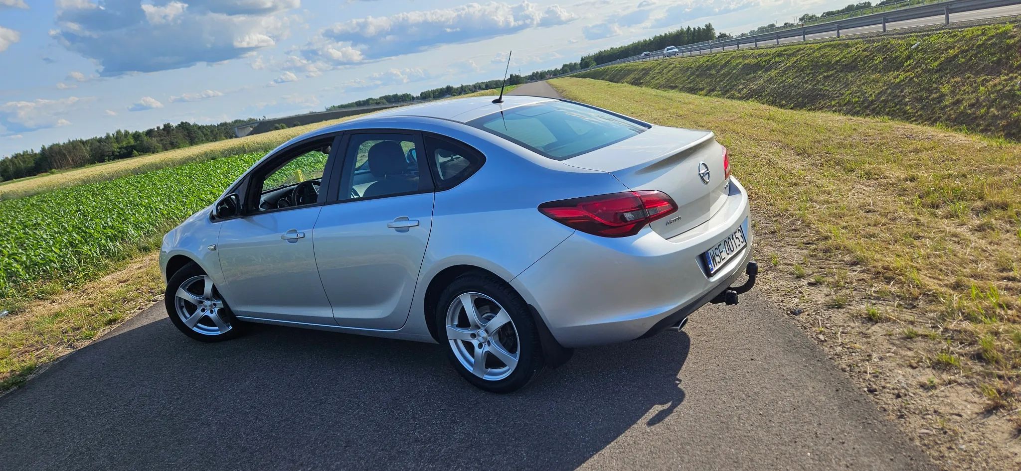 Opel Astra Opel Astra J Sedan 1.4 Turbo Benzyna – 2013 rok