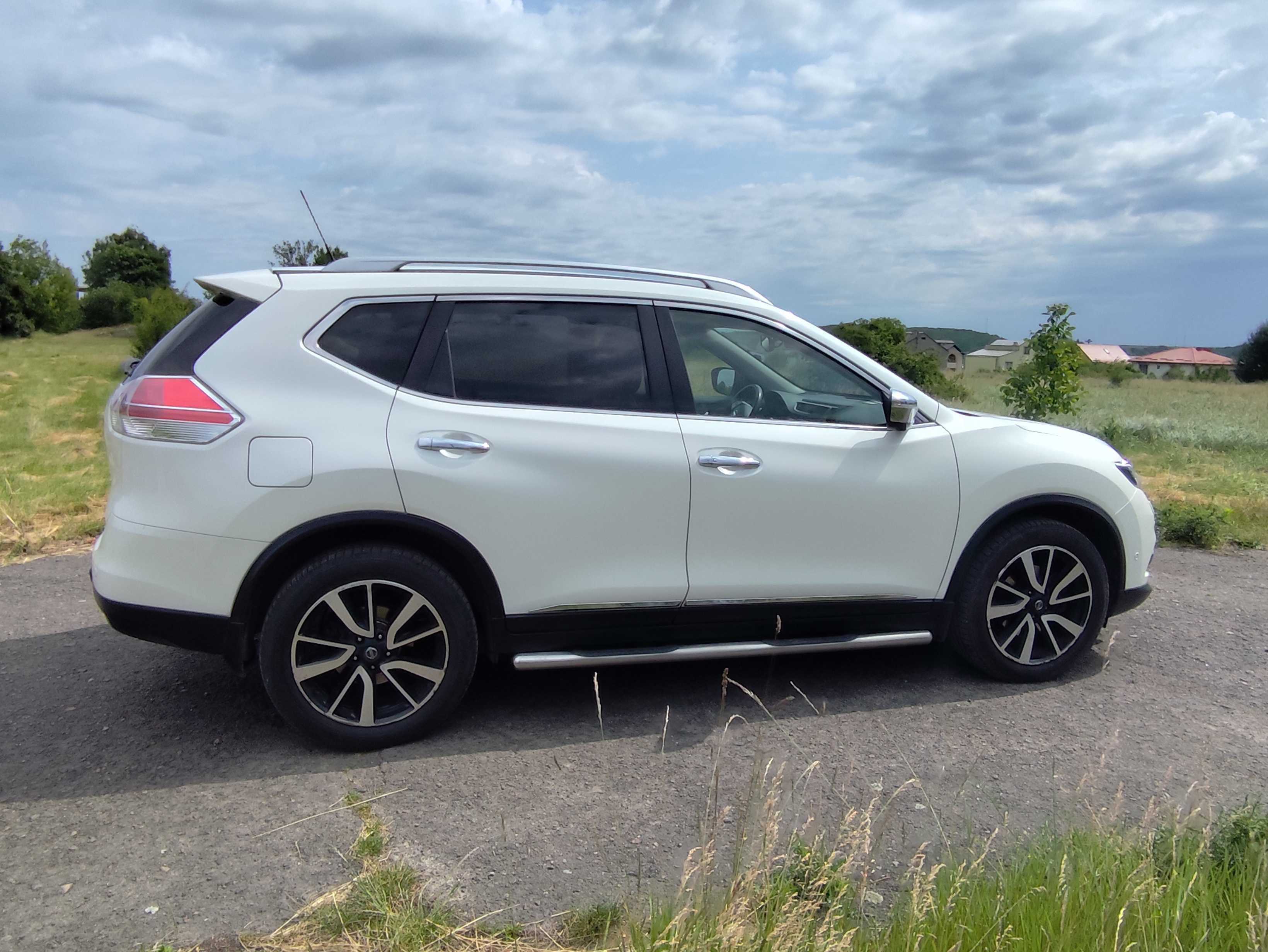 автомобіль NISSAN X -Trail