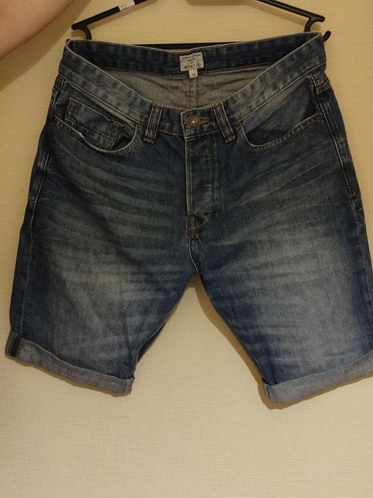 Зручні чоловічі джинсові шорти