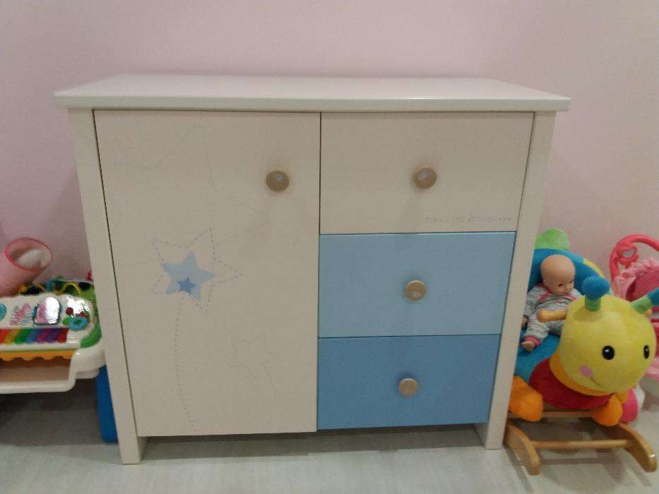 Vendo quarto bebe azul e branco muito bom estado