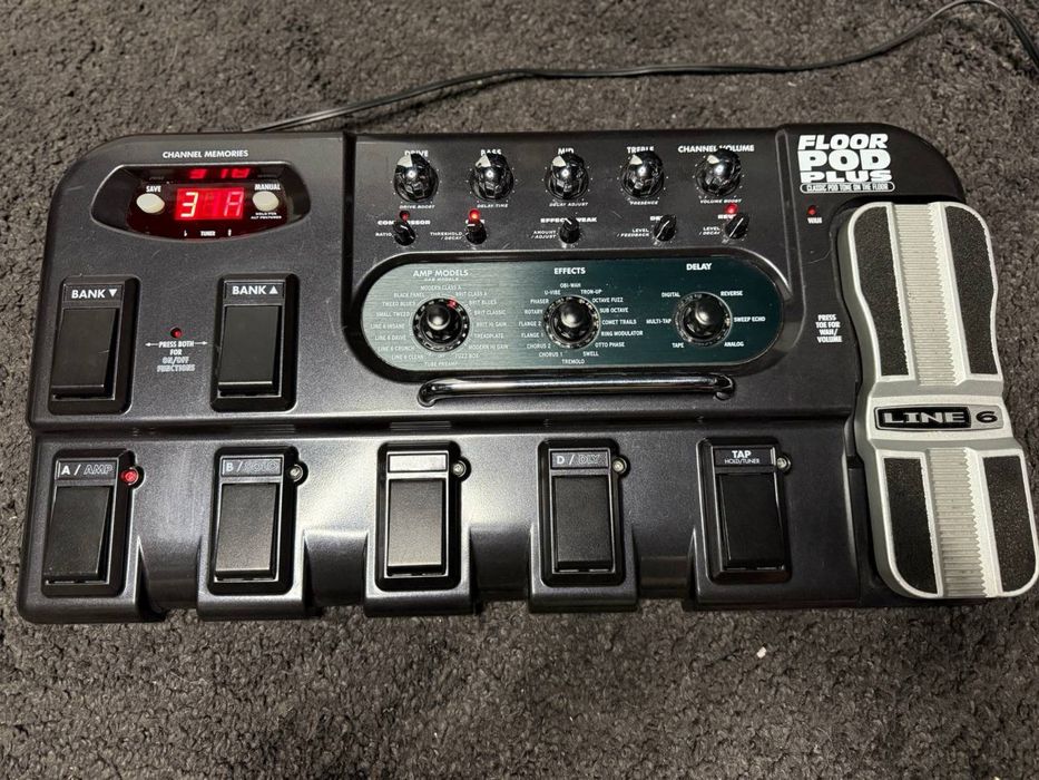 Line 6 Floor POD Plus гітарний процесор