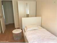 261416 - Quarto com cama de solteiro em apartamento com 3 quartos