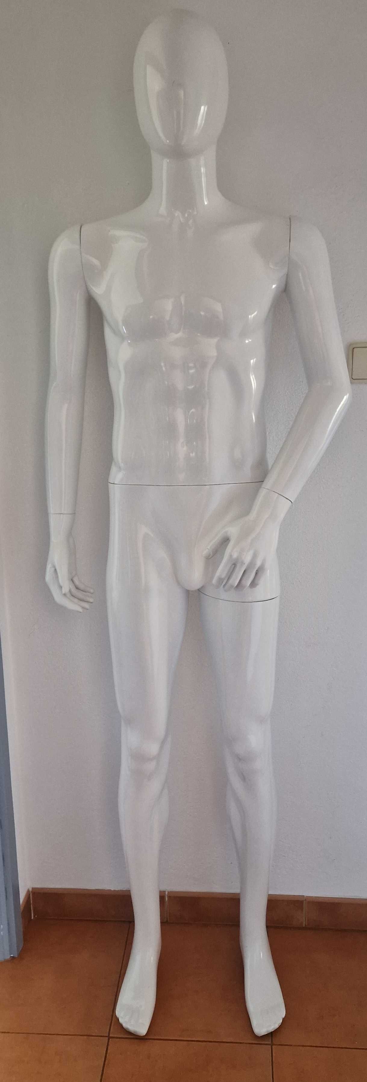 3 Manequins de roupa