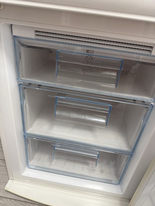 Продам холодильник Electrolux