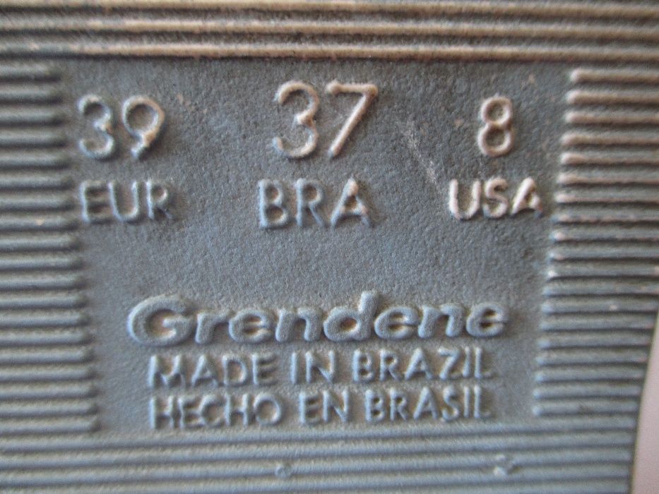 Sandálias Ivette Sangalo Grendha com Arara em Relevo