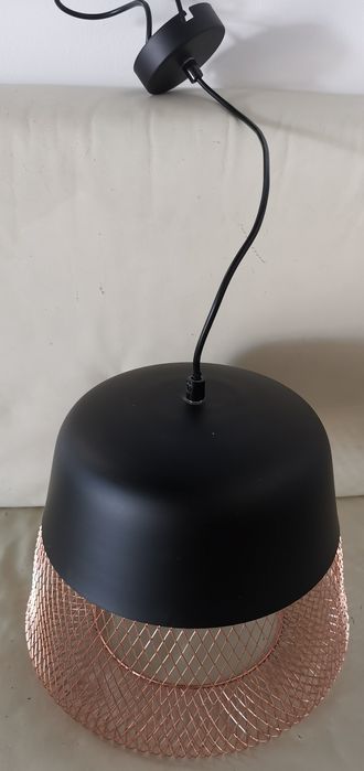 Candeeiro suspenso cor preto e cobre
