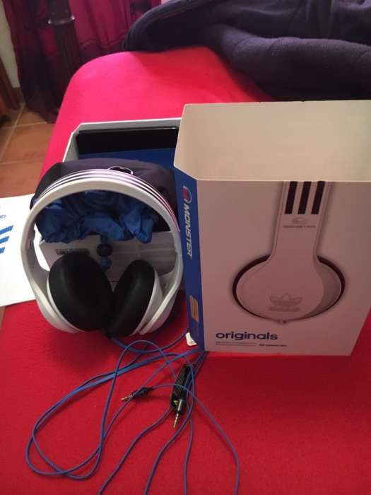 Auriculares Monster Beats Adidas novos,caixa e bolsa ,vendo ou troco