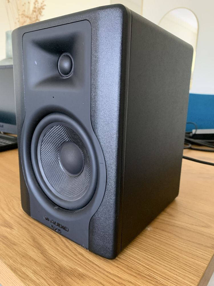 Coluna Studio M audio B5 d3
