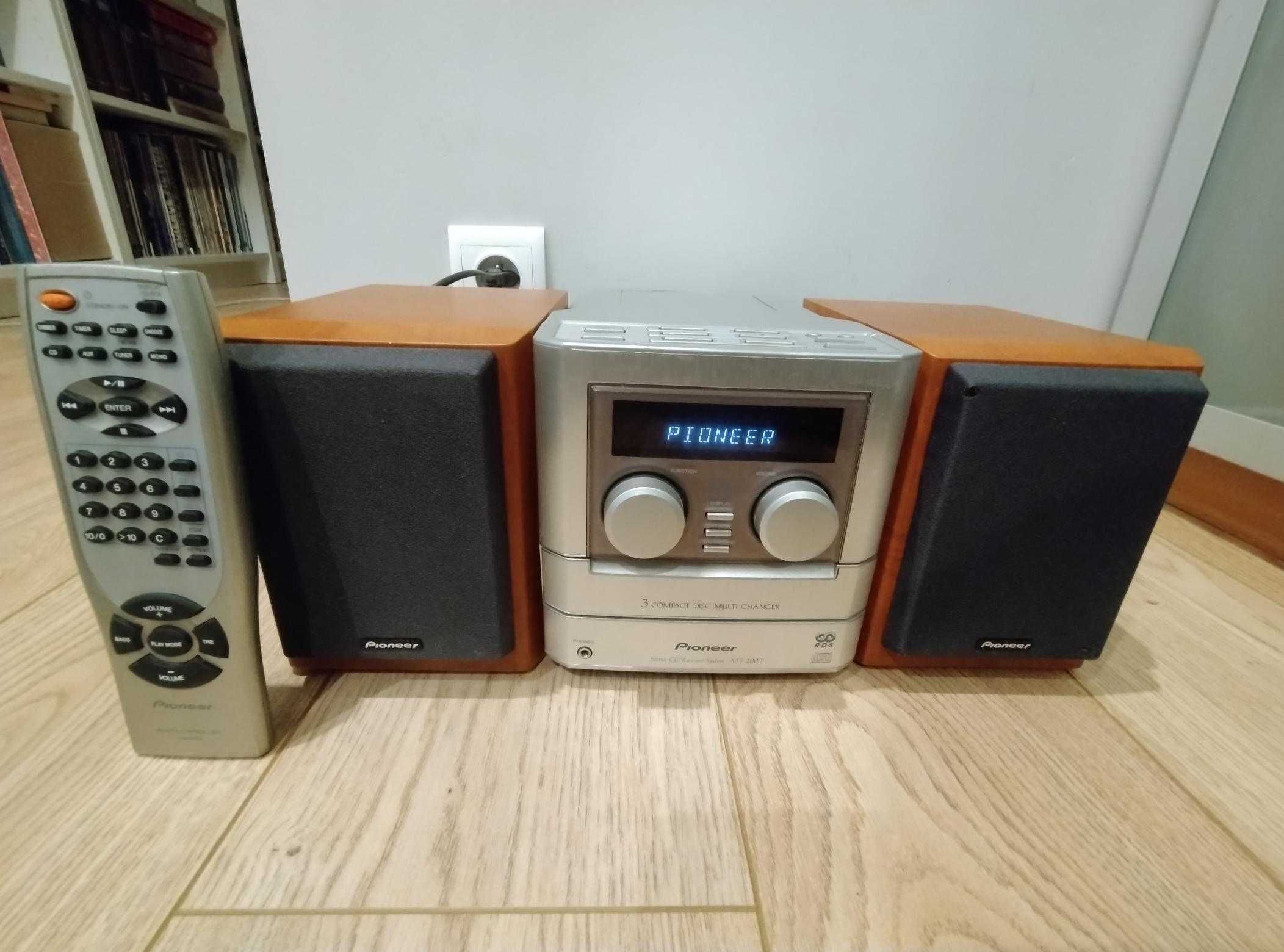 Mini wieża PIONEER MT-2000 (XR-MT3) z głośnikami o mocy 20 W