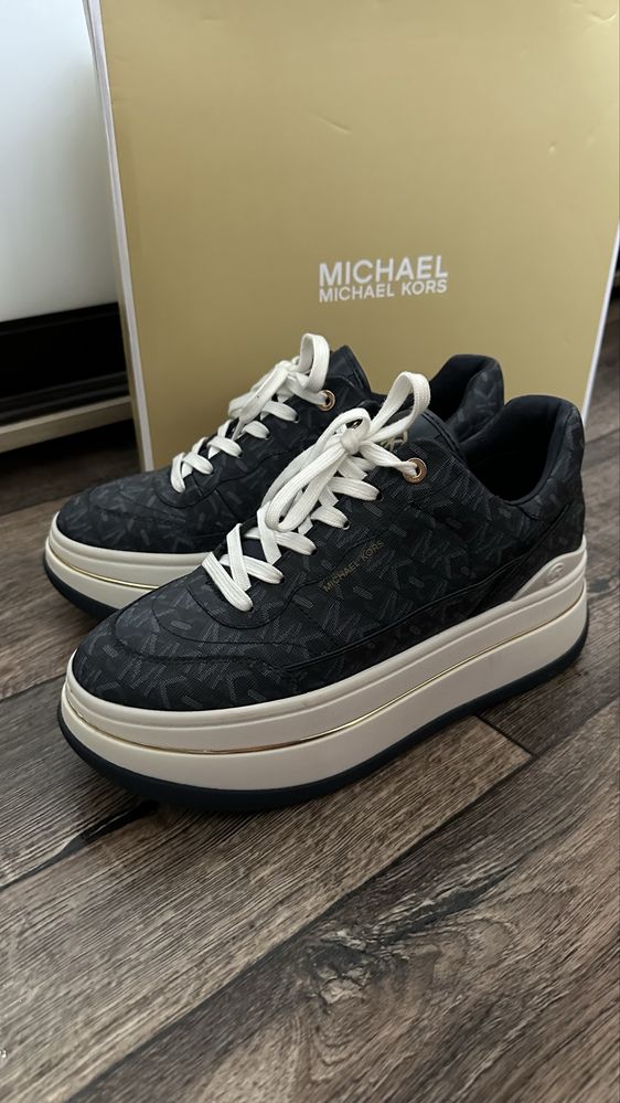 Michael kors кросівки