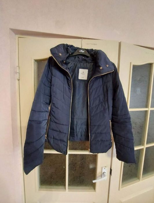 Продам курточку в хорошем состоянии