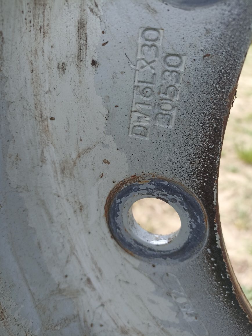 Koło felga DW16Lx30 540/65 R30 TRELLEBORG TM 800 (16x30) zdrowe