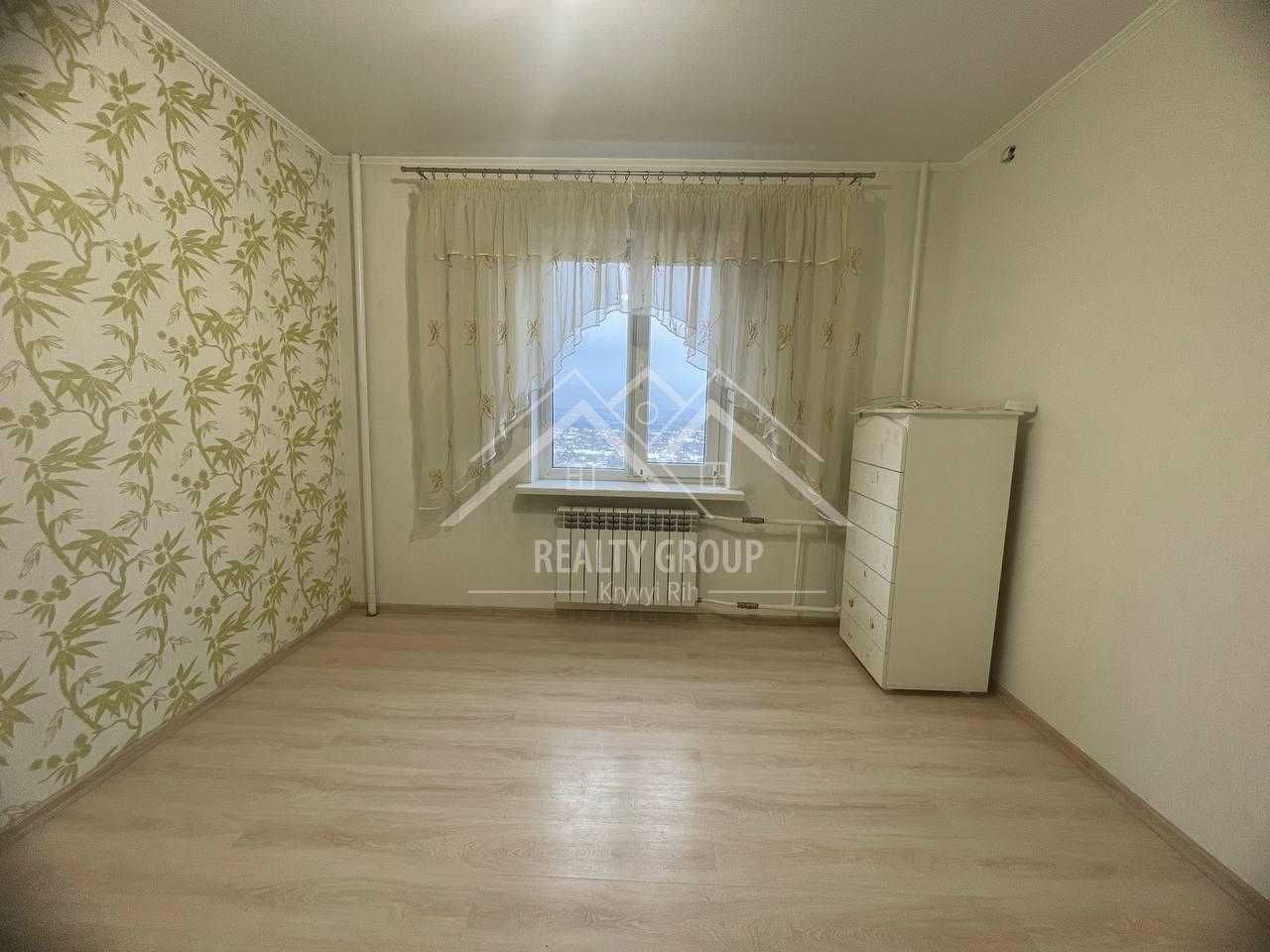 Продам чудову 3-кім. квартиру у центрі Карачунів