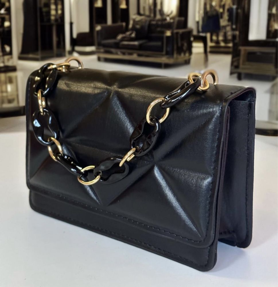 Bolsa preta pequena