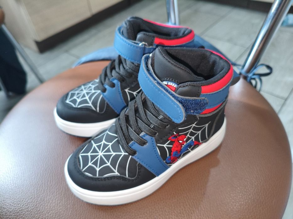 Buty chłopięce spider-man 25