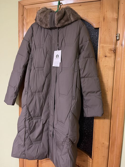 Жіночий пуховик на зиму