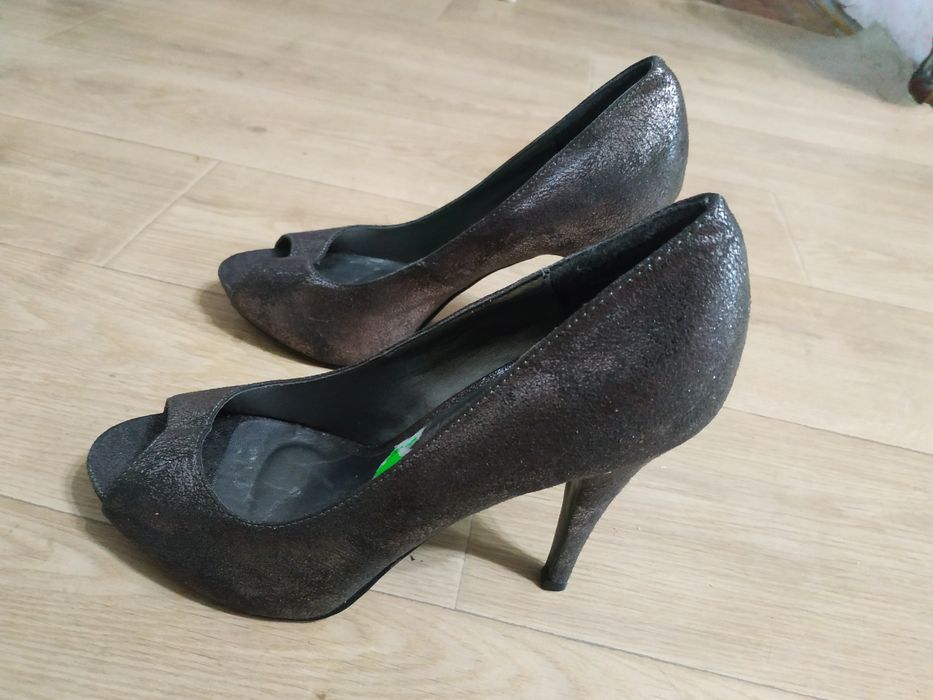 Туфлі з відкритим носиком 40-41