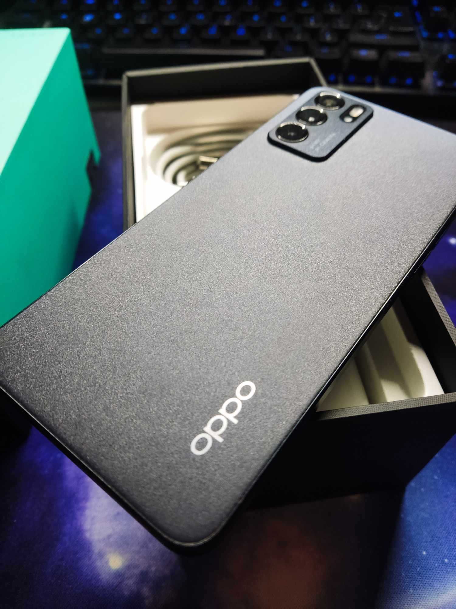 Smartfon OPPO Reno 6 5g 8/128 GB 90Hz amoled