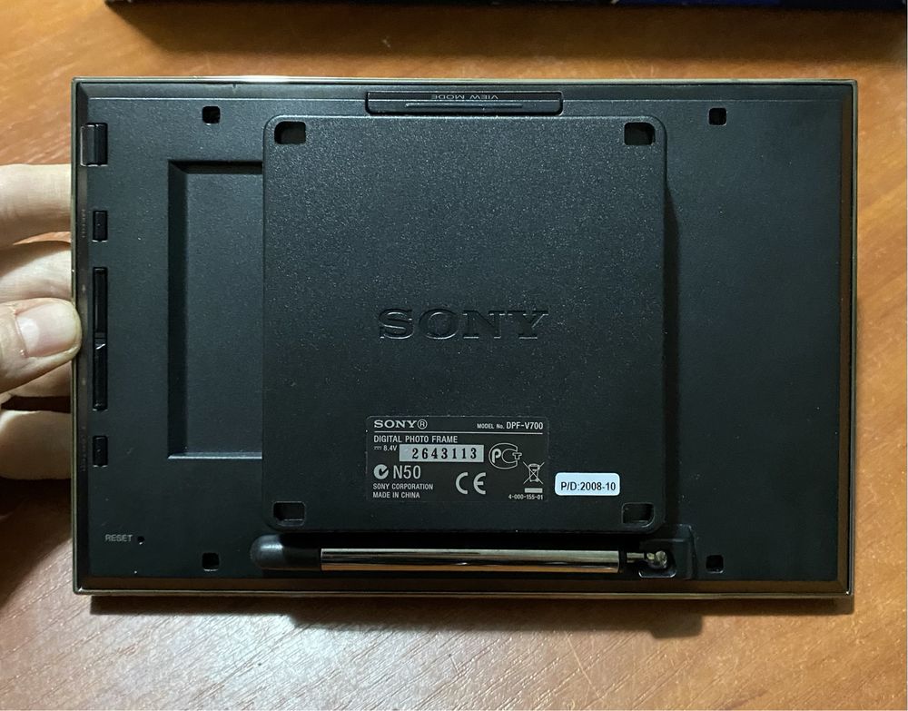 Цифрова фото рамка Sony dpf-v700bt! Стан нової! D340