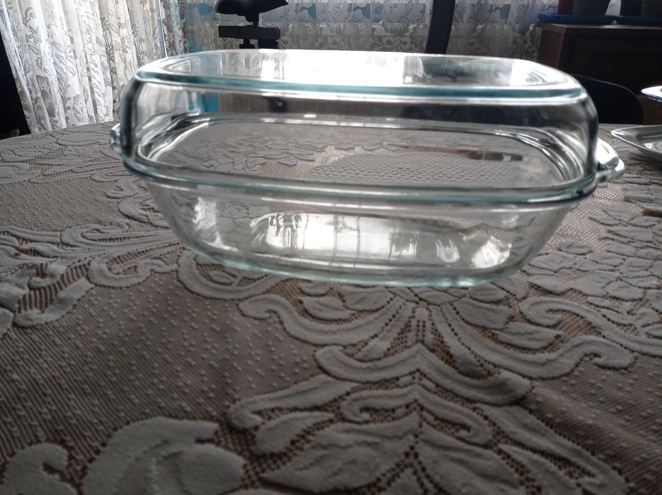 Naczynie żaroodporne z pokrywką  duże