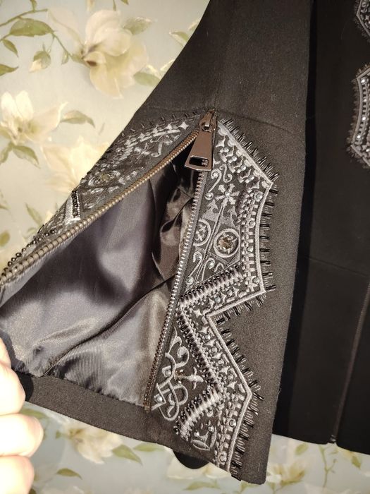 Пальто кашемир осень зима с натуральним мехом песца и вышивкой 50-52р