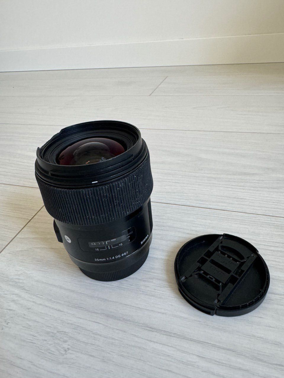 Об'єктив Sigma 35 mm 1.4 для Canon