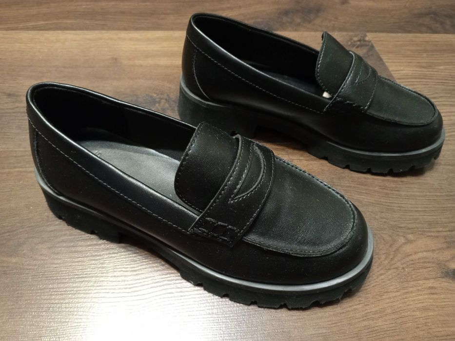 Buty loafersy czarne MNG rozm. 35