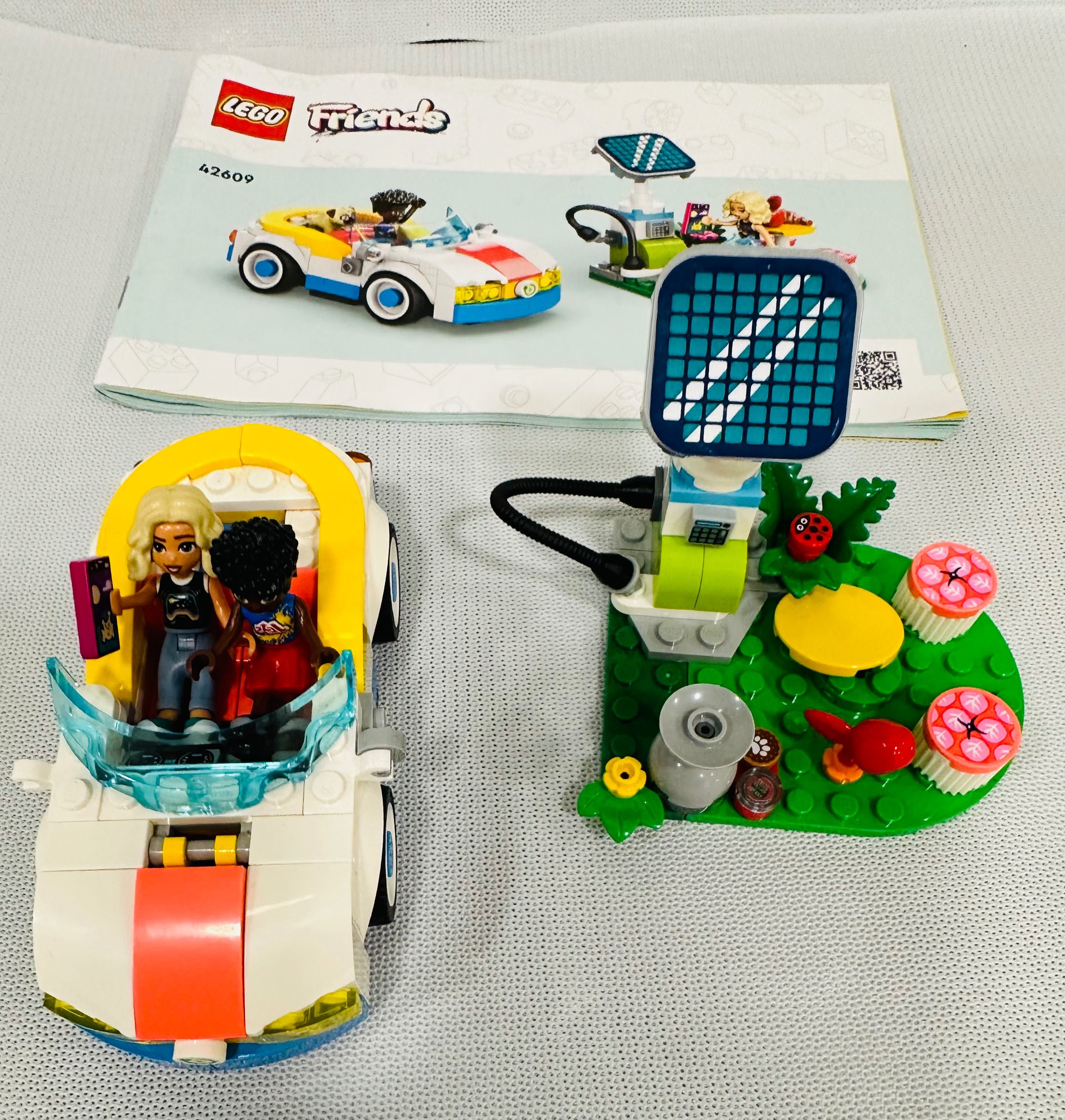LEGOFriends Электромоб.и заряд.устр. и LEGOCreator Удивит. лесн.жители