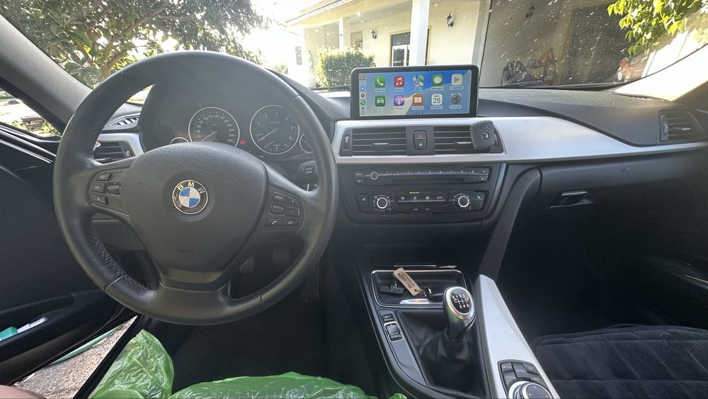 Vende se BMW 318 de 2013