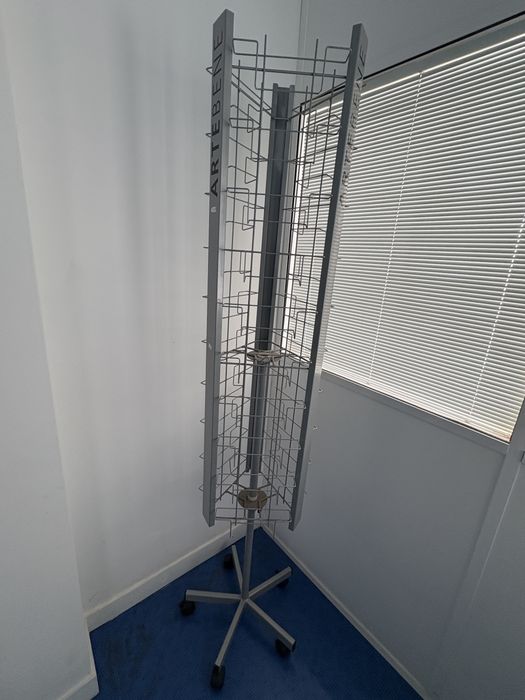 Vendo Expositor metalico