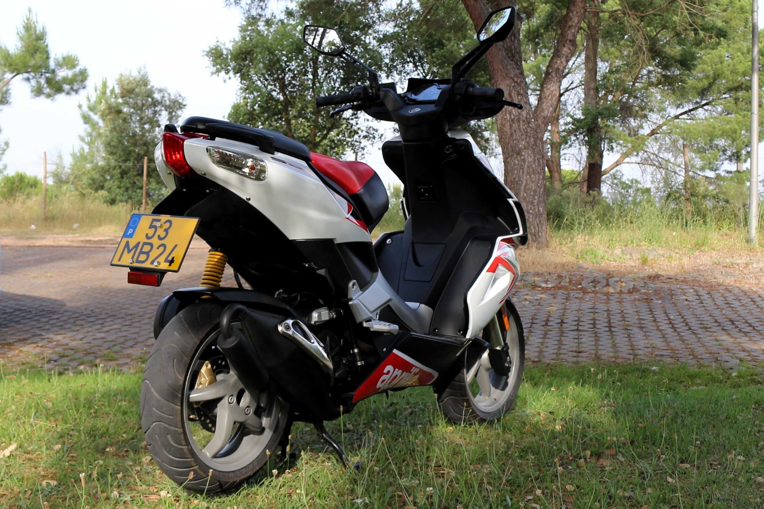 Scooter Aprilia SR 50cc 2 Tempos 3000km 2011