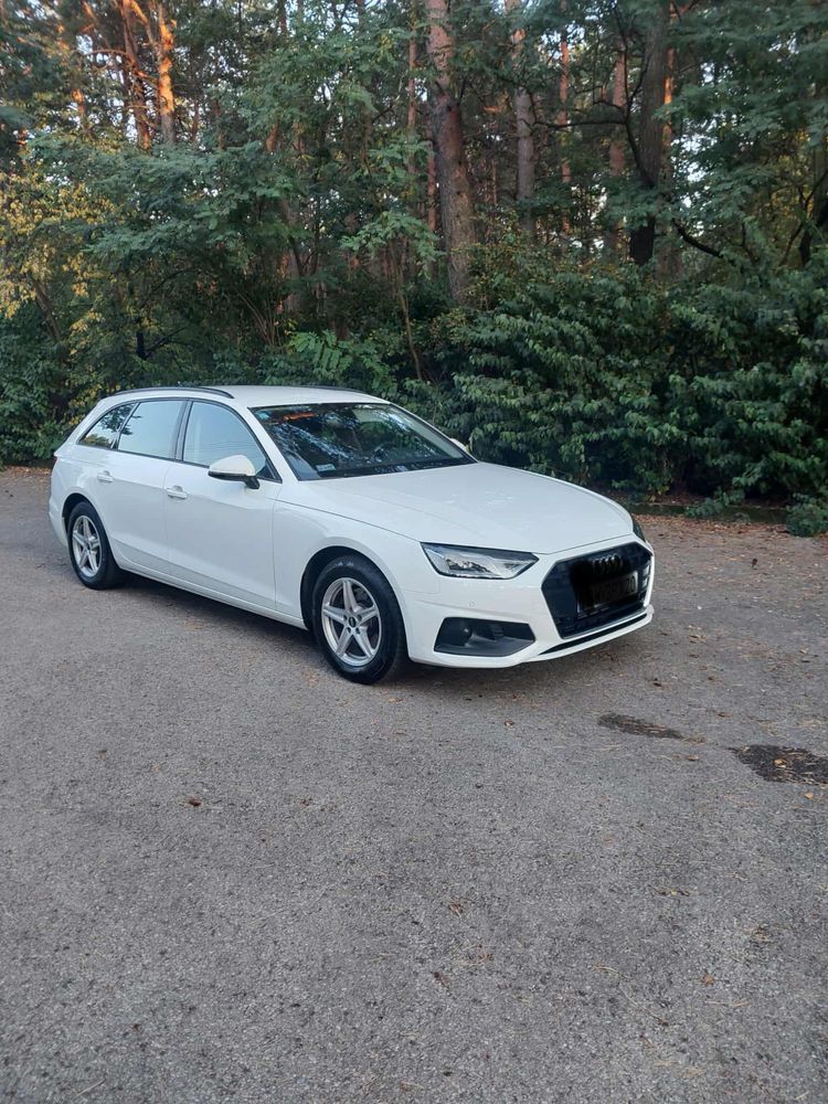Audi A4 Avant 2021 rok 2.0 benzyna