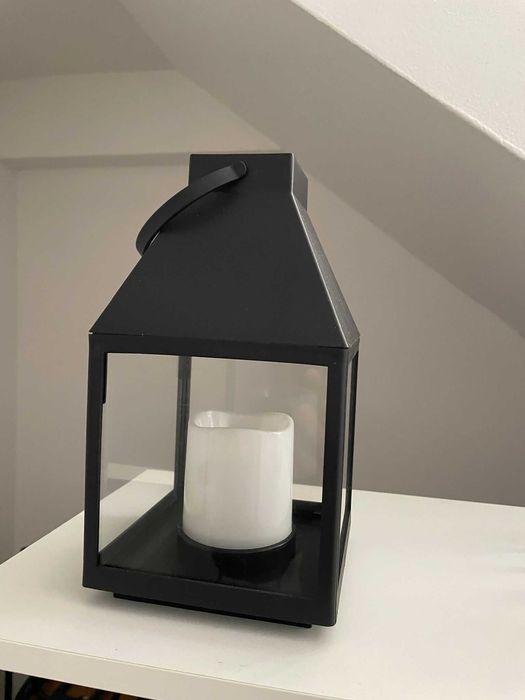 Vários objetos de decoração