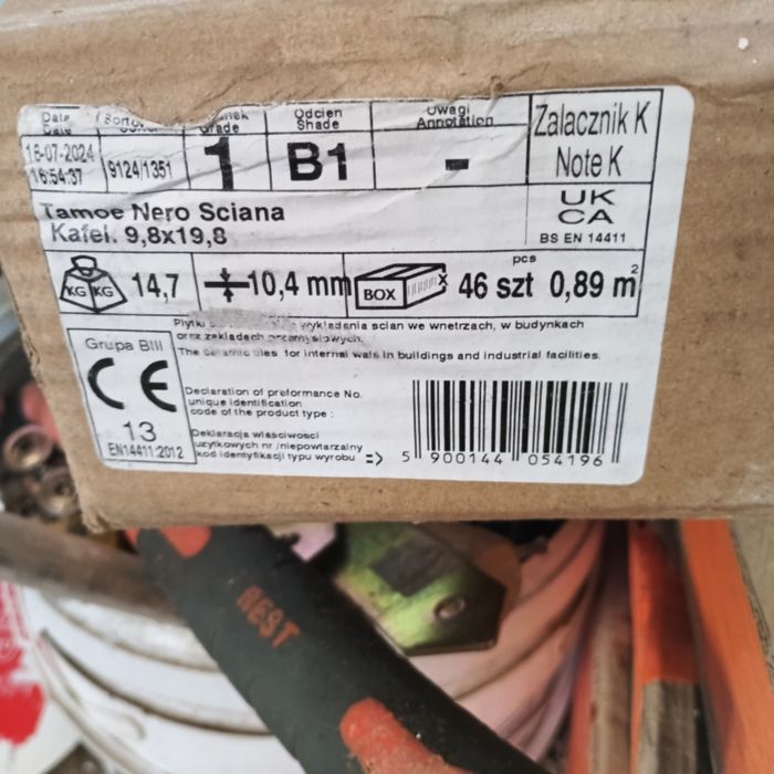 Czarne płytki ścienne