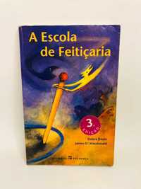 A Escola de Feitiçaria - Debra Doyle