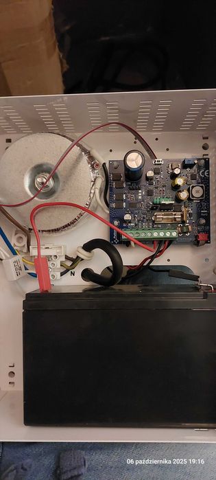 Zasilacz buforowy Pulsar Awzg2-12V2A-B do alarmu, kamer