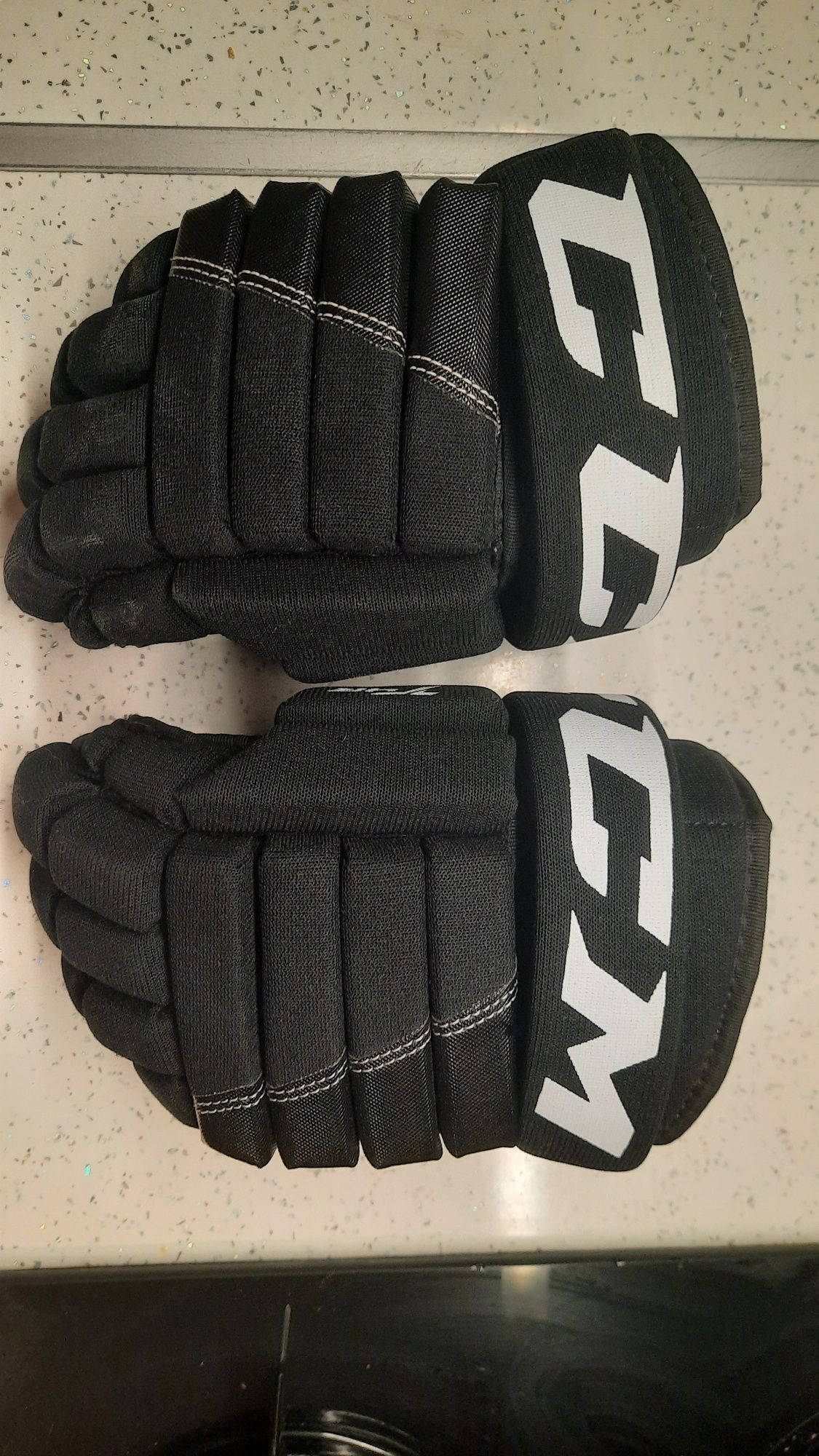 Nowe rękawice hokejowe CCM 11"