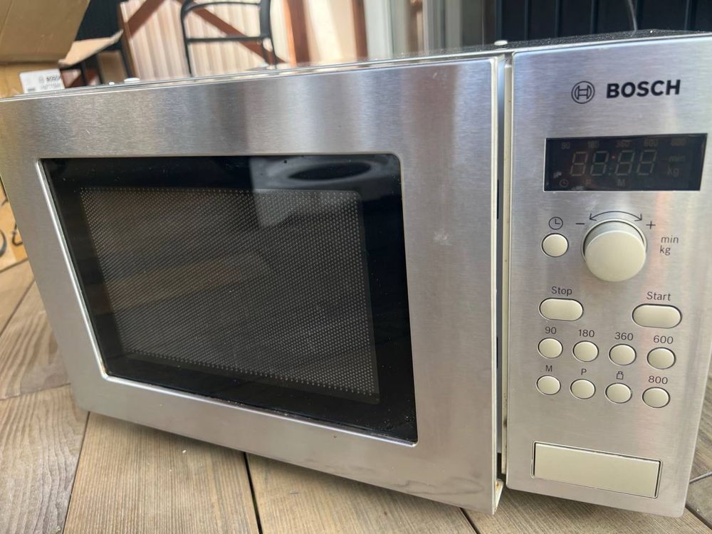Мікрохвильова піч Bosch HMT75M451